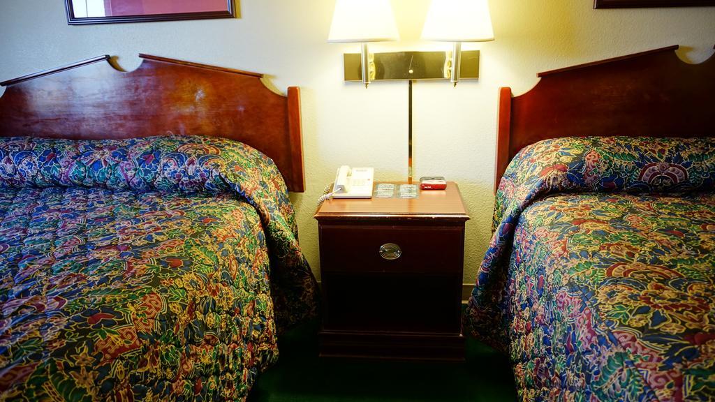 Wesley Inn Wichita Zimmer foto