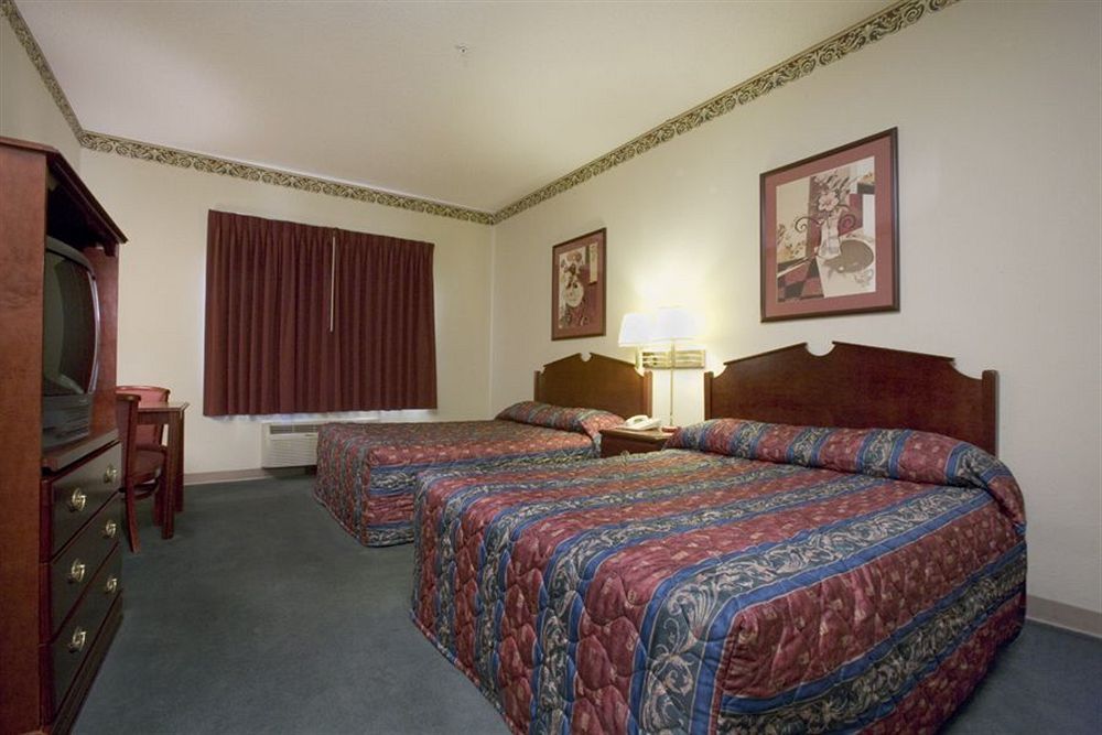 Wesley Inn Wichita Exterior foto